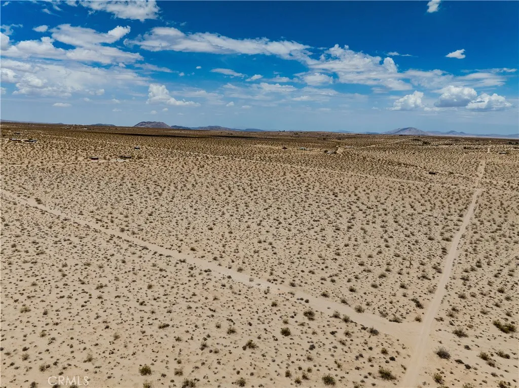 63840 Desert Lilly Road Joshua Tree, CA 92252 - Photo 8 of 34
