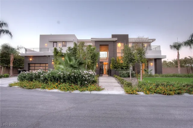 $7,000 | 7526 Yonie Court, Las Vegas, NV 89117