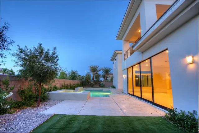 $7,000 | 7526 Yonie Court, Las Vegas, NV 89117