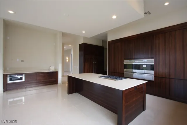 $7,000 | 7526 Yonie Court, Las Vegas, NV 89117