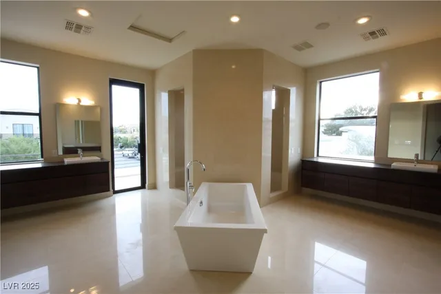 $7,000 | 7526 Yonie Court, Las Vegas, NV 89117