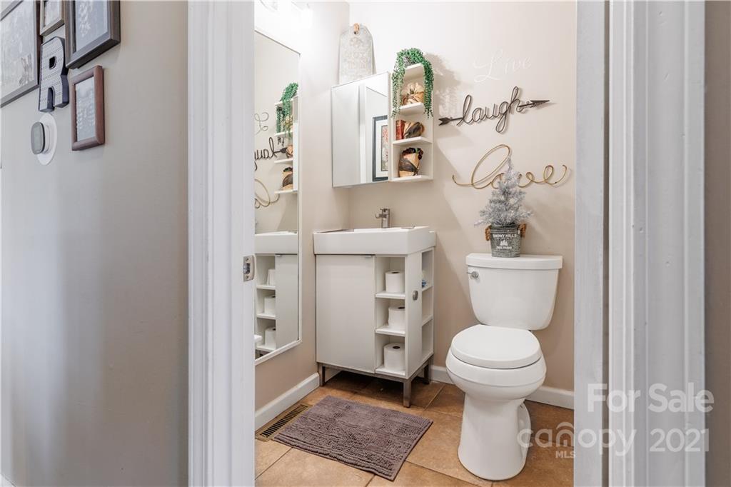 11 Woodfield Road Arden, NC 28704 - Photo 8 of 21 Gallery Image 8
