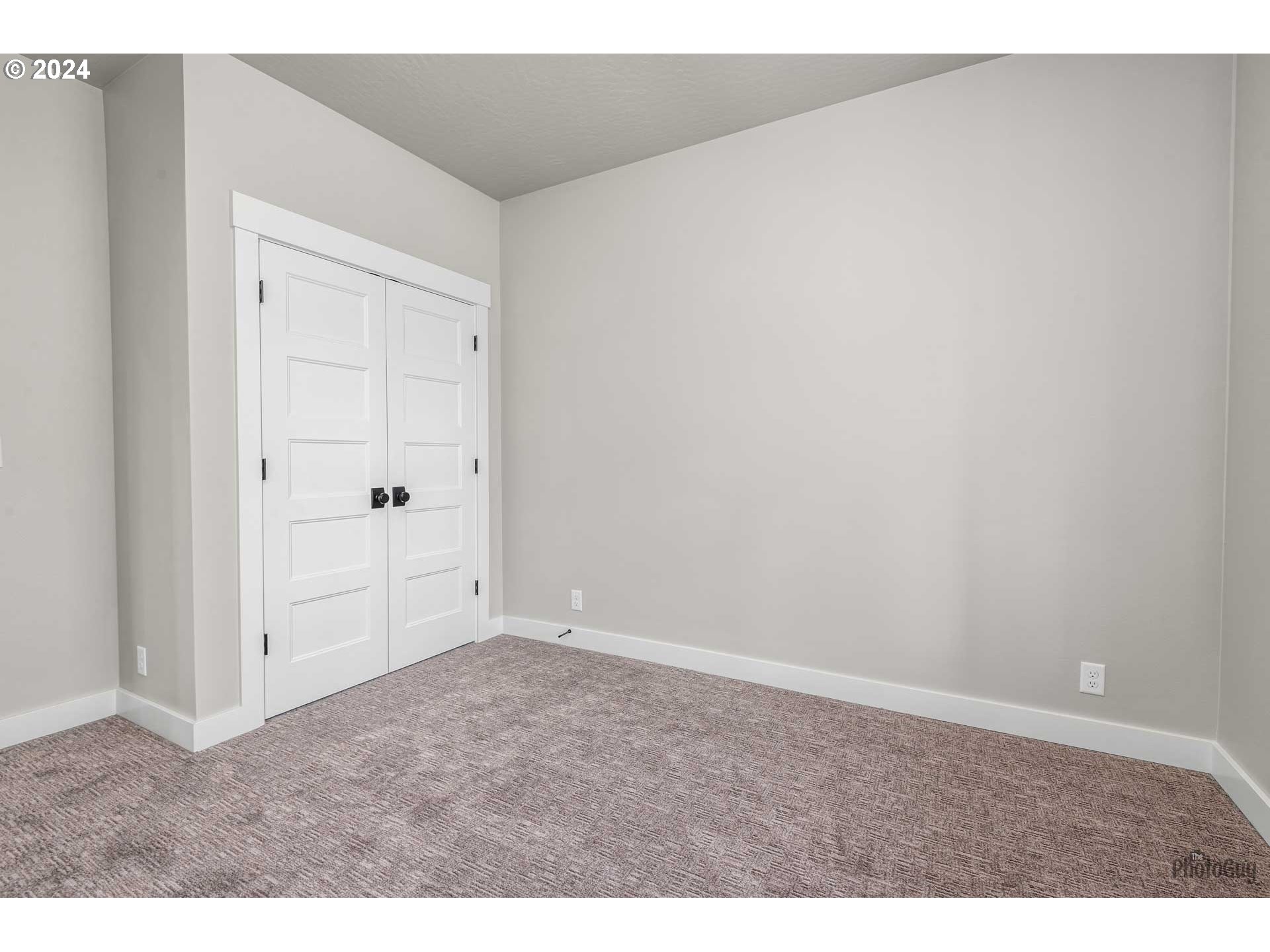 32748 Coburg Road Eugene, OR 97408 - Photo 22 of 35 a view of an empty room