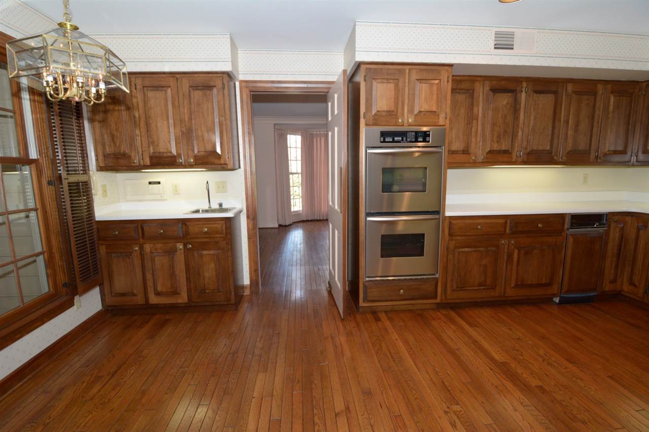 4011 Fairfax Road Evansville, IN 47710 - Photo 10 of 35 Gallery Image 10