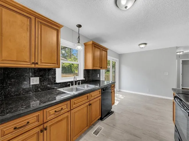 $205,000 | 13107 East 44th Terrace South, Independence, MO 64055