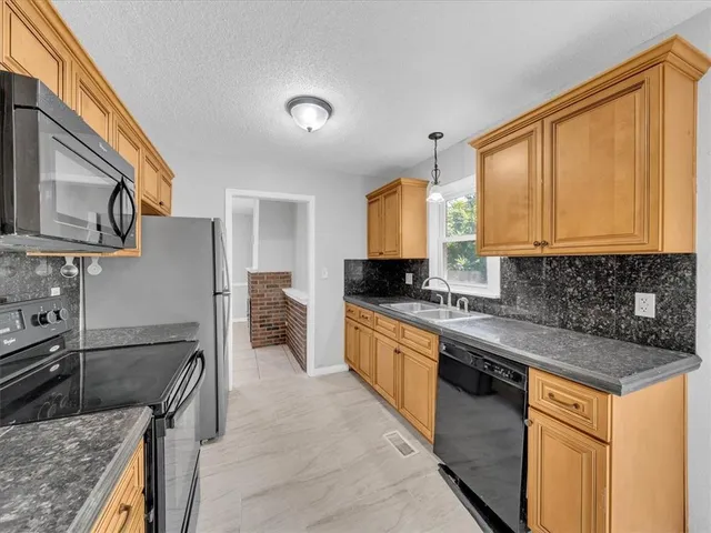 $205,000 | 13107 East 44th Terrace South, Independence, MO 64055