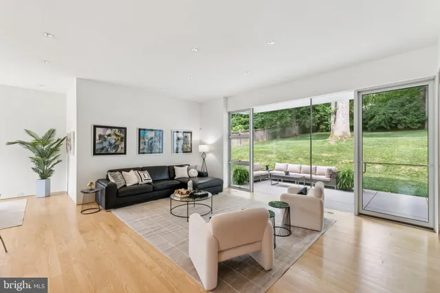 $3,500,000 | 7405 Helmsdale Road, Bethesda, MD 20817