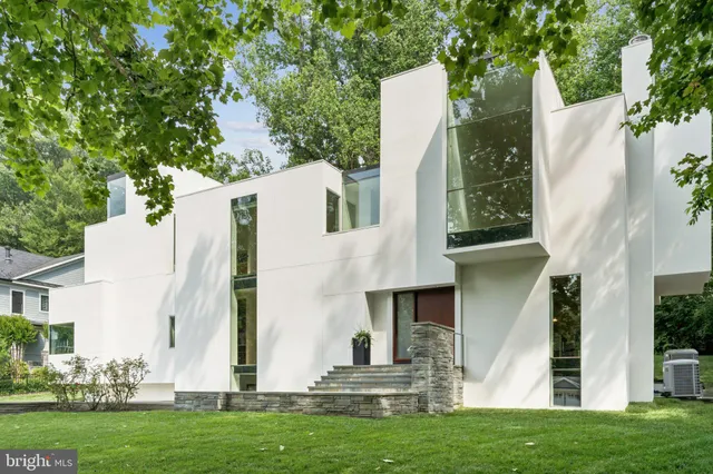 $3,500,000 | 7405 Helmsdale Road, Bethesda, MD 20817