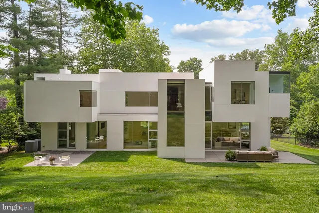 $3,500,000 | 7405 Helmsdale Road, Bethesda, MD 20817