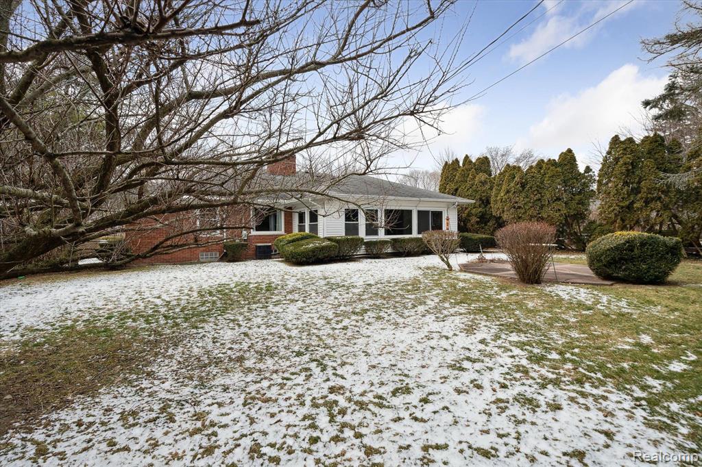 44 Roslyn Road Grosse Pointe Shores, MI 48236 - Photo 33 of 38