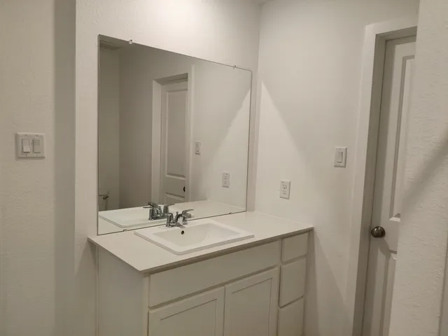 $2,100 | 5003 Esperanza Ter Drive, Richmond, TX 77469