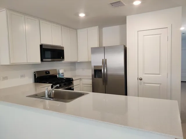 $2,100 | 5003 Esperanza Ter Drive, Richmond, TX 77469