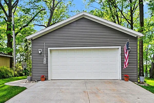 $394,900 | 63238 Kinsey Street, Vandalia, MI 49095