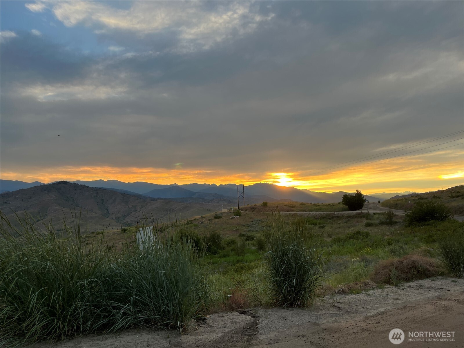15 Sawtooth View Road Pateros, WA 98846 - Photo 8 of 21 a view of outdoor space and mountain view