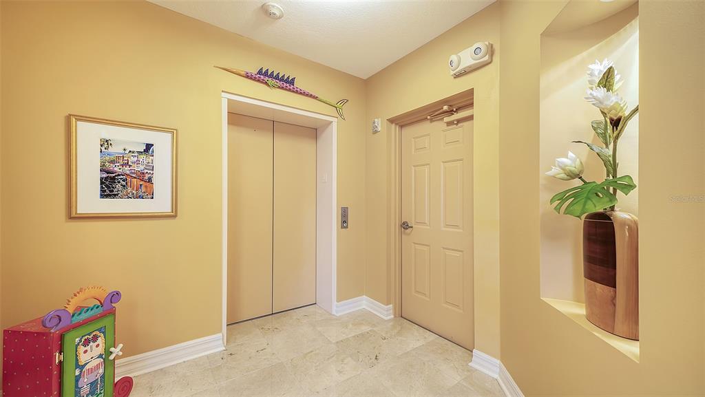 3621 North Point Road, Unit 301 Osprey, FL 34229 - Photo 4 of 95