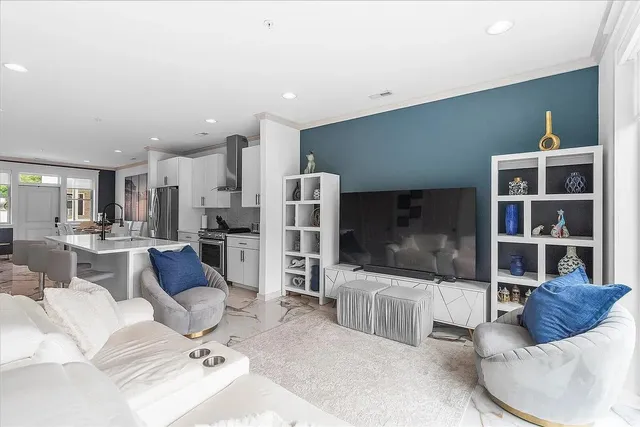 $2,750 | 895 Cherokee Blvd., Unit 107, Chattanooga, TN 37405