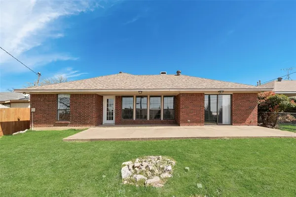 $2,300 | 9625 Cherry Street, Frisco, TX 75033