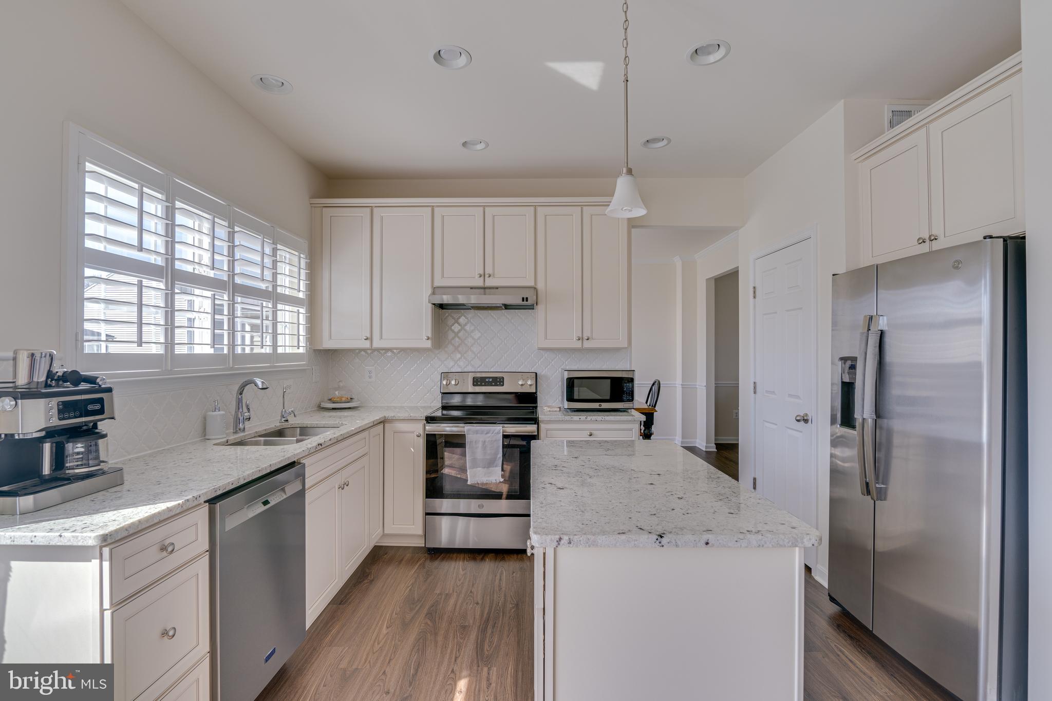 114 Sparkling Brook Road Ranson, WV 25438 - Photo 8 of 44
