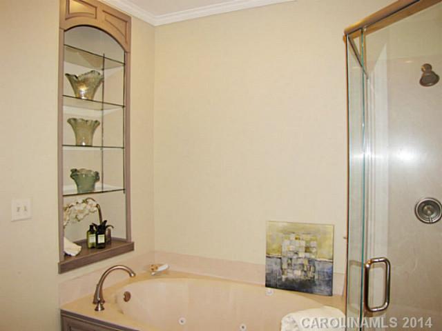 6029 Sharon Road, Unit 16 Charlotte, NC 28210 - Photo 9 of 16 Gallery Image 9