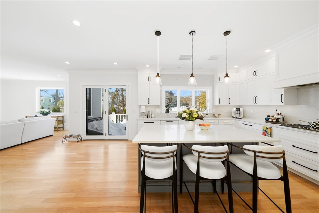 115 Oxford Road Newton, MA 02459 - Photo 9 of 41