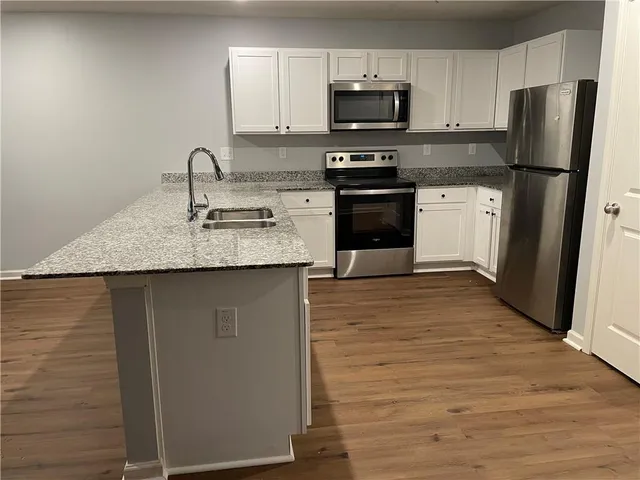 $2,300 | 38 Oxford Lane, Kingston, GA 30145