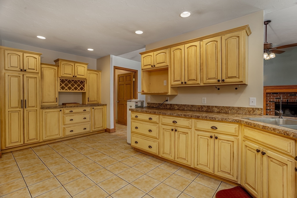 119 Bean Porridge Hill Road Westminster, MA 01473 - Photo 7 of 41
