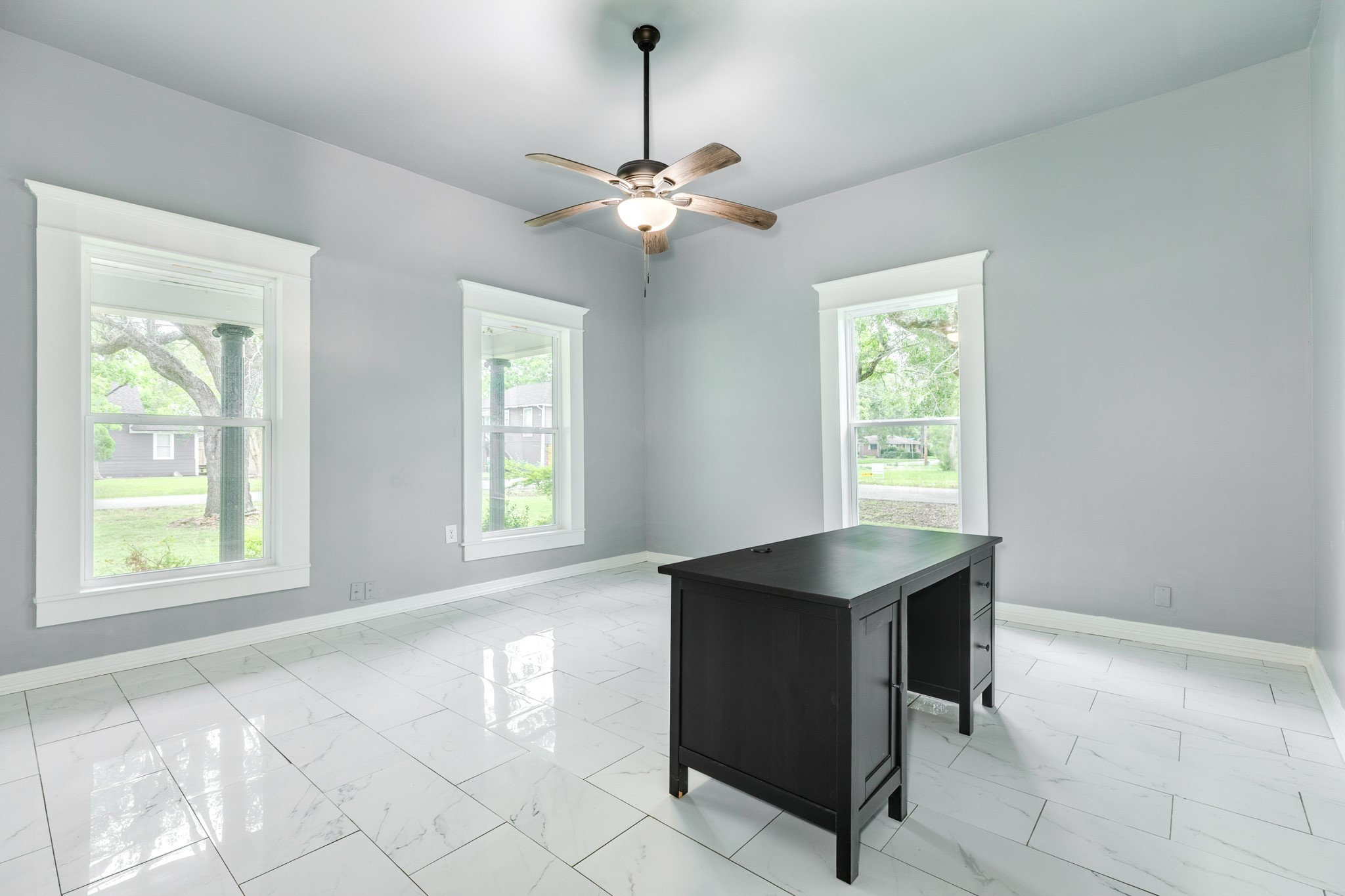 336 North Rockisland Street Angleton, TX 77515 - Photo 15 of 32 a dining room with chandelier and window