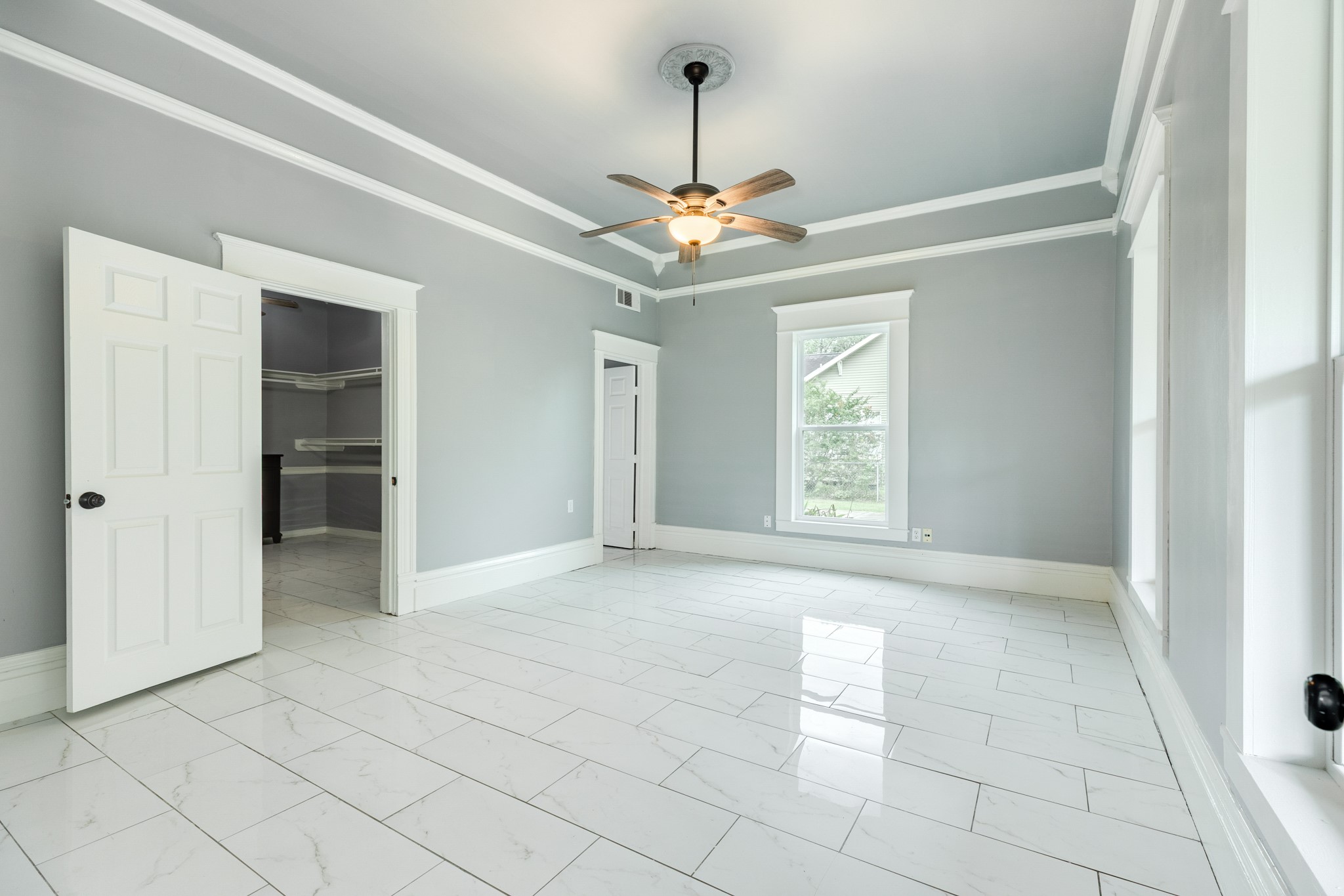 336 North Rockisland Street Angleton, TX 77515 - Photo 16 of 32 a view of an empty room with a window