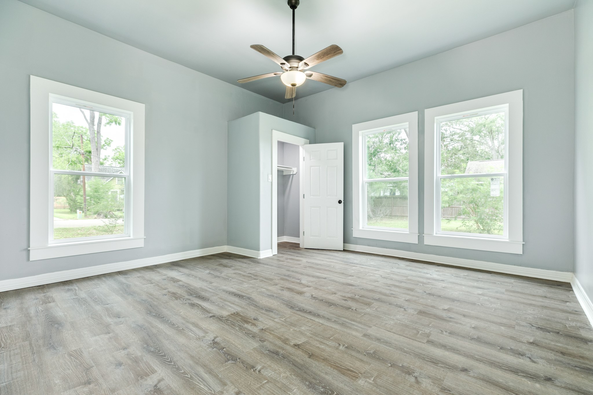 336 North Rockisland Street Angleton, TX 77515 - Photo 21 of 32 a view of an empty room with a window