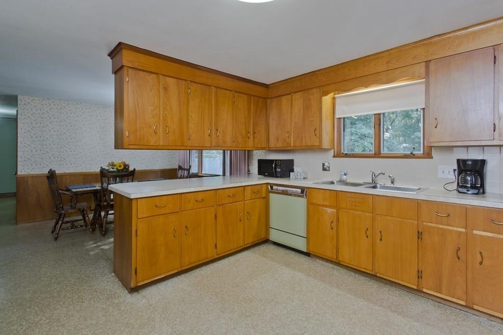 1057 Granby Road Chicopee, MA 01020 - Photo 5 of 18 Gallery Image 5