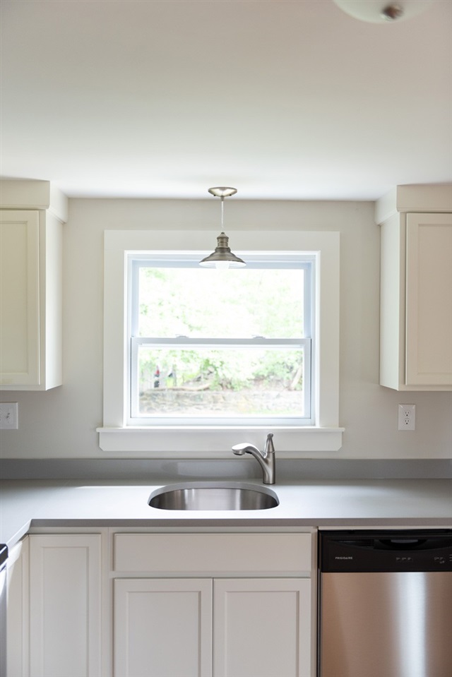 34 Stevenson Road Kittery, ME 03904 - Photo 7 of 12