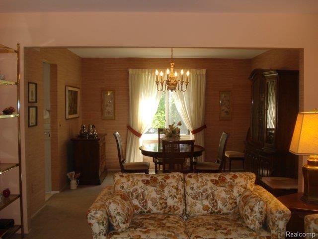 diningrm open to livingrm