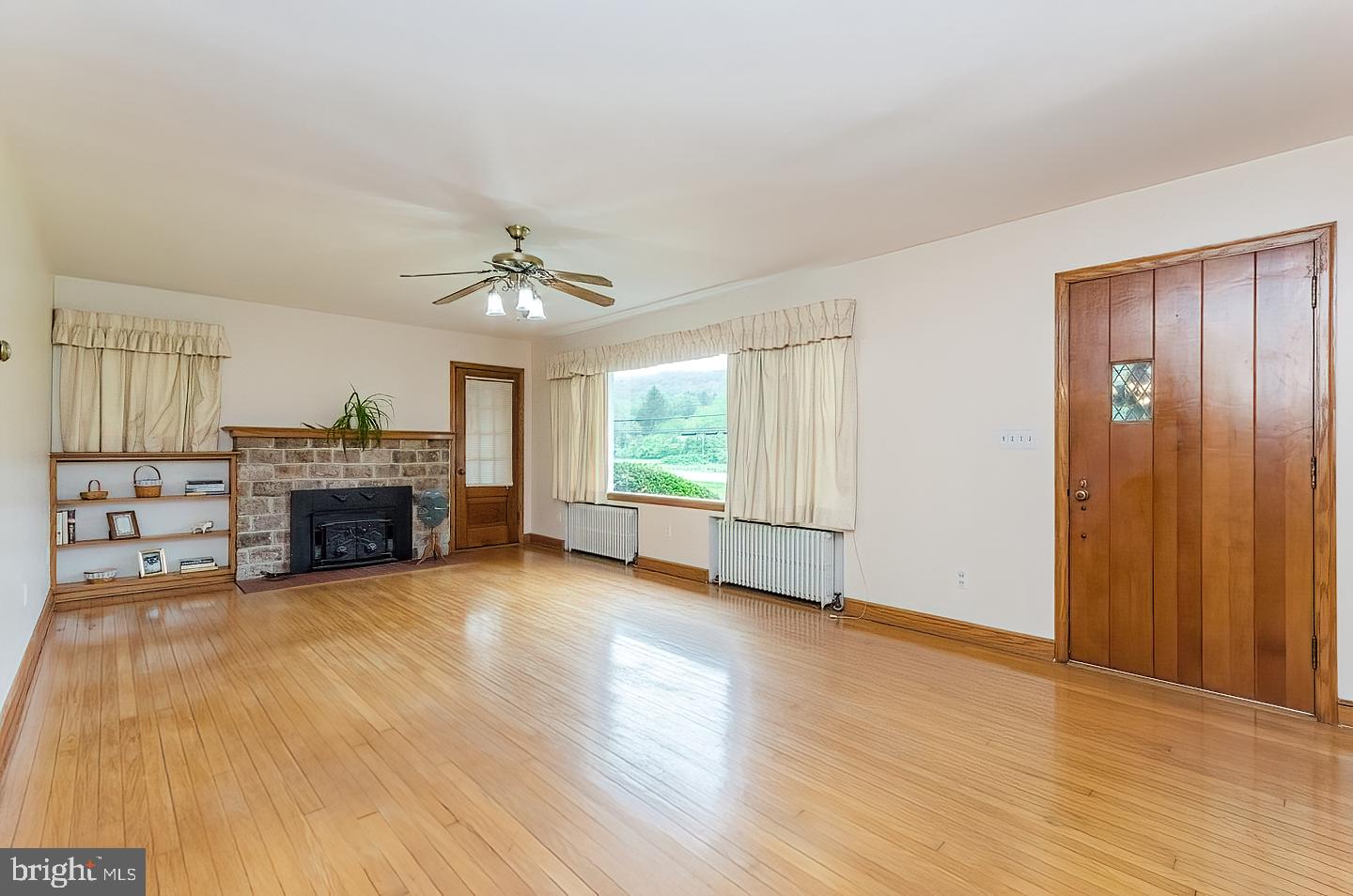 1973 Valley Road Berkeley Springs, WV 25411 - Photo 8 of 51 Gallery Image 8