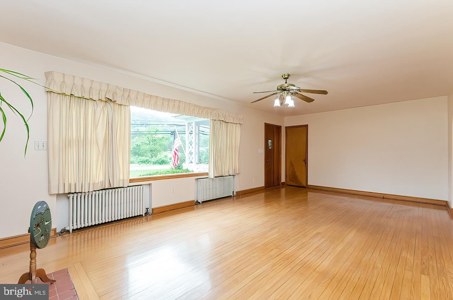 1973 Valley Road Berkeley Springs, WV 25411 - Photo 9 of 51 Gallery Image 9