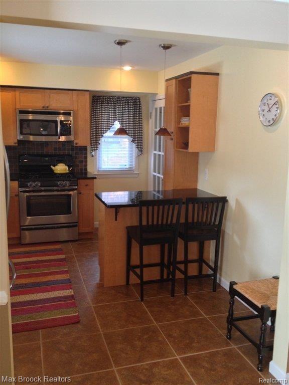 1863 Franklin Road Berkley, MI 48072 - Photo 12 of 25 Updated Kitchen