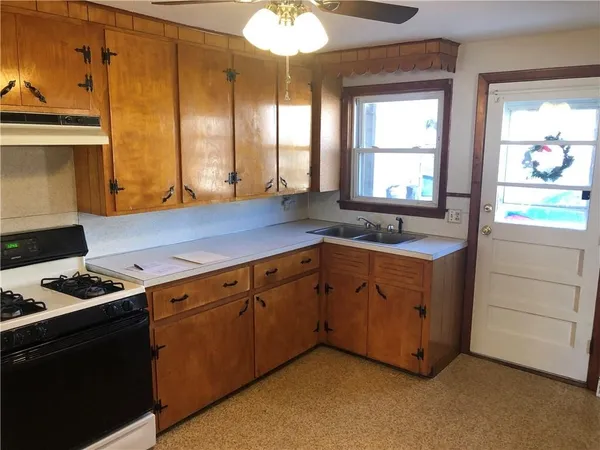 $1,500 | 30 Wakefield Street, West Warwick, RI 02893