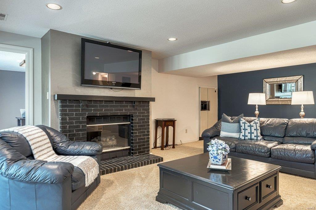 268 Ashdown Forest Weldon Spring, MO 63304 - Photo 34 of 48