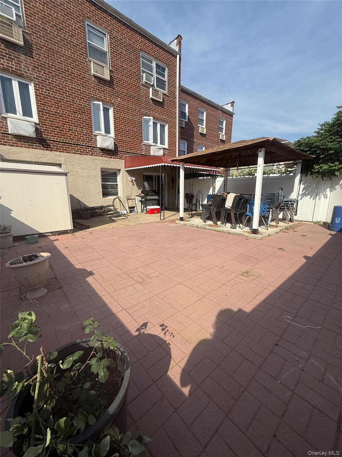89-12 Desarc Road Queens, NY 11417 - Photo 3 of 10