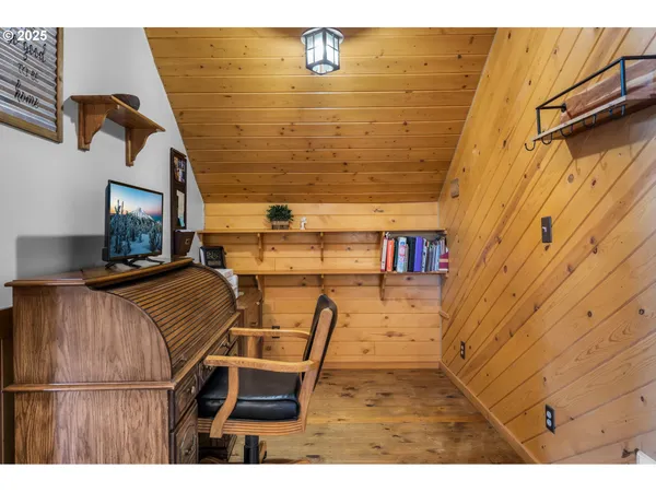 $520,000 | 60625 Three Point Road, Canyon City, OR 97820