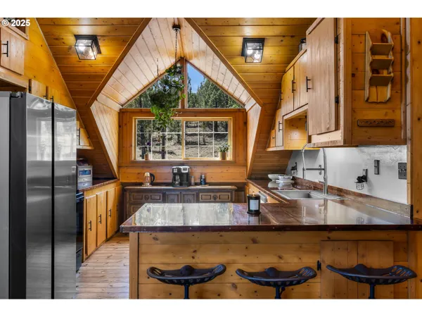 $520,000 | 60625 Three Point Road, Canyon City, OR 97820