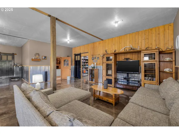 $520,000 | 60625 Three Point Road, Canyon City, OR 97820