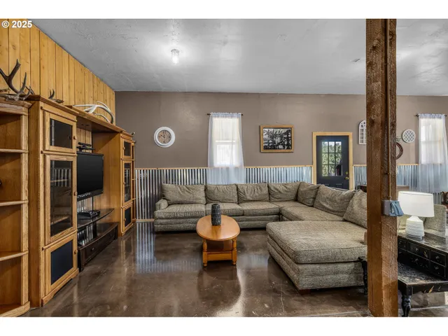 $540,000 | 60625 Three Point Road, Canyon City, OR 97820