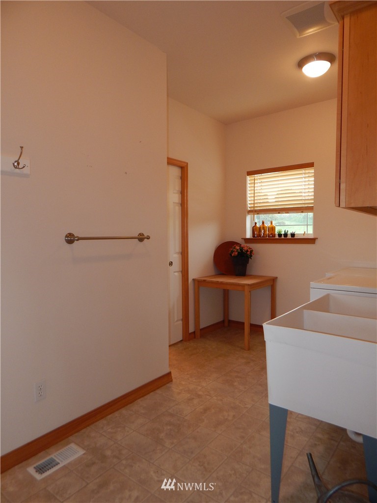 220 Rilla Lane Sequim, WA 98382 - Photo 8 of 23