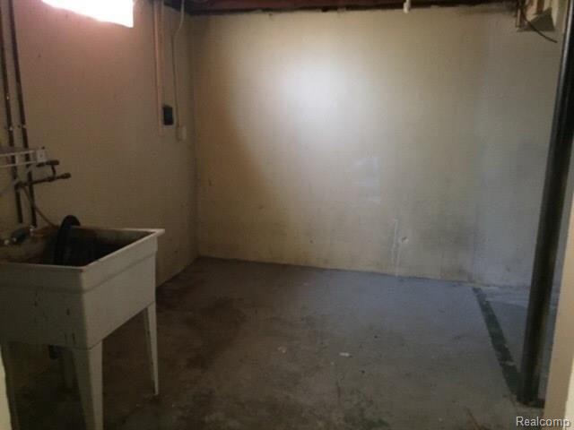 3665 Mark Road Waterford, MI 48328 - Photo 17 of 17 17.jpg