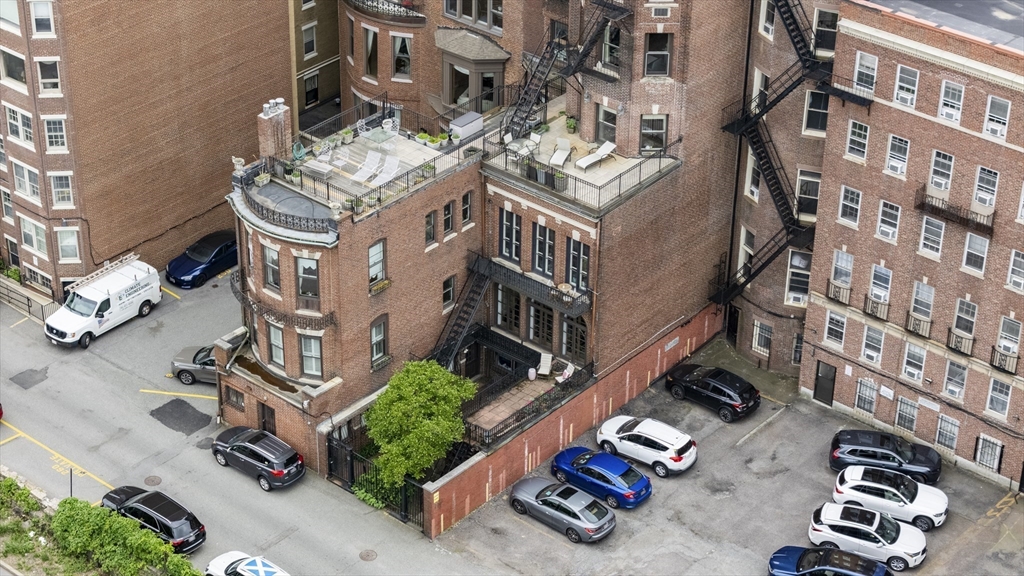 260 Beacon Street, Unit 4 Boston, MA 02116 - Photo 31 of 33