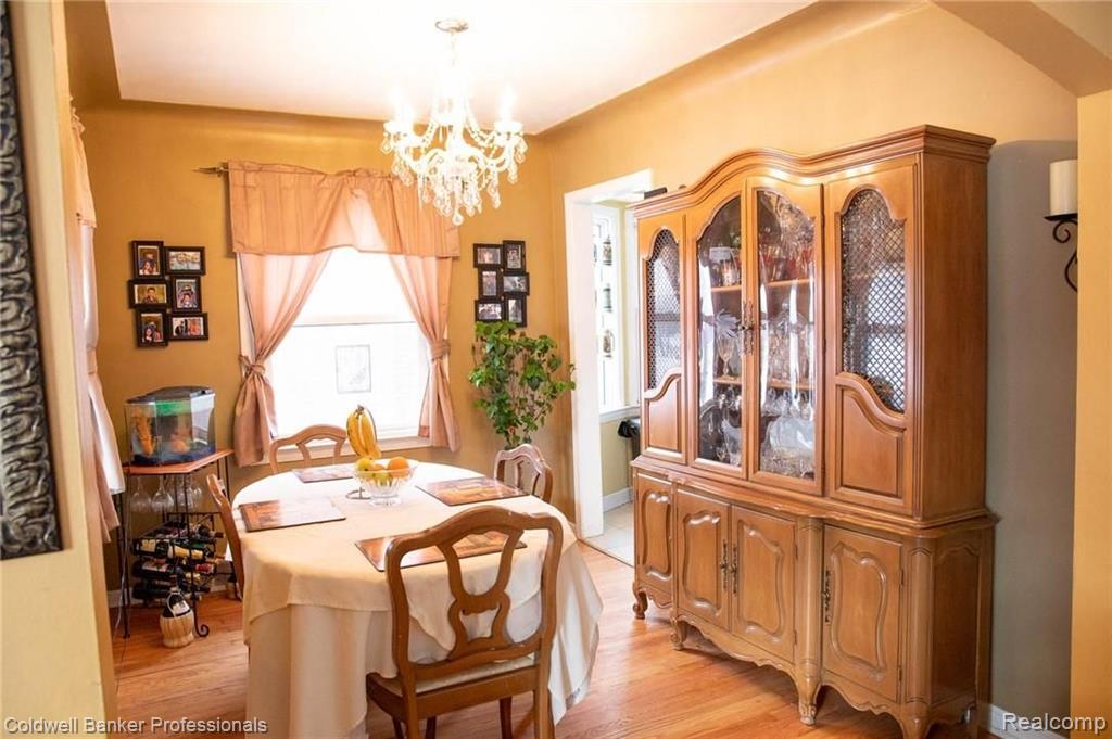 1128 Vernier Road Grosse Pointe Woods, MI 48236 - Photo 10 of 48