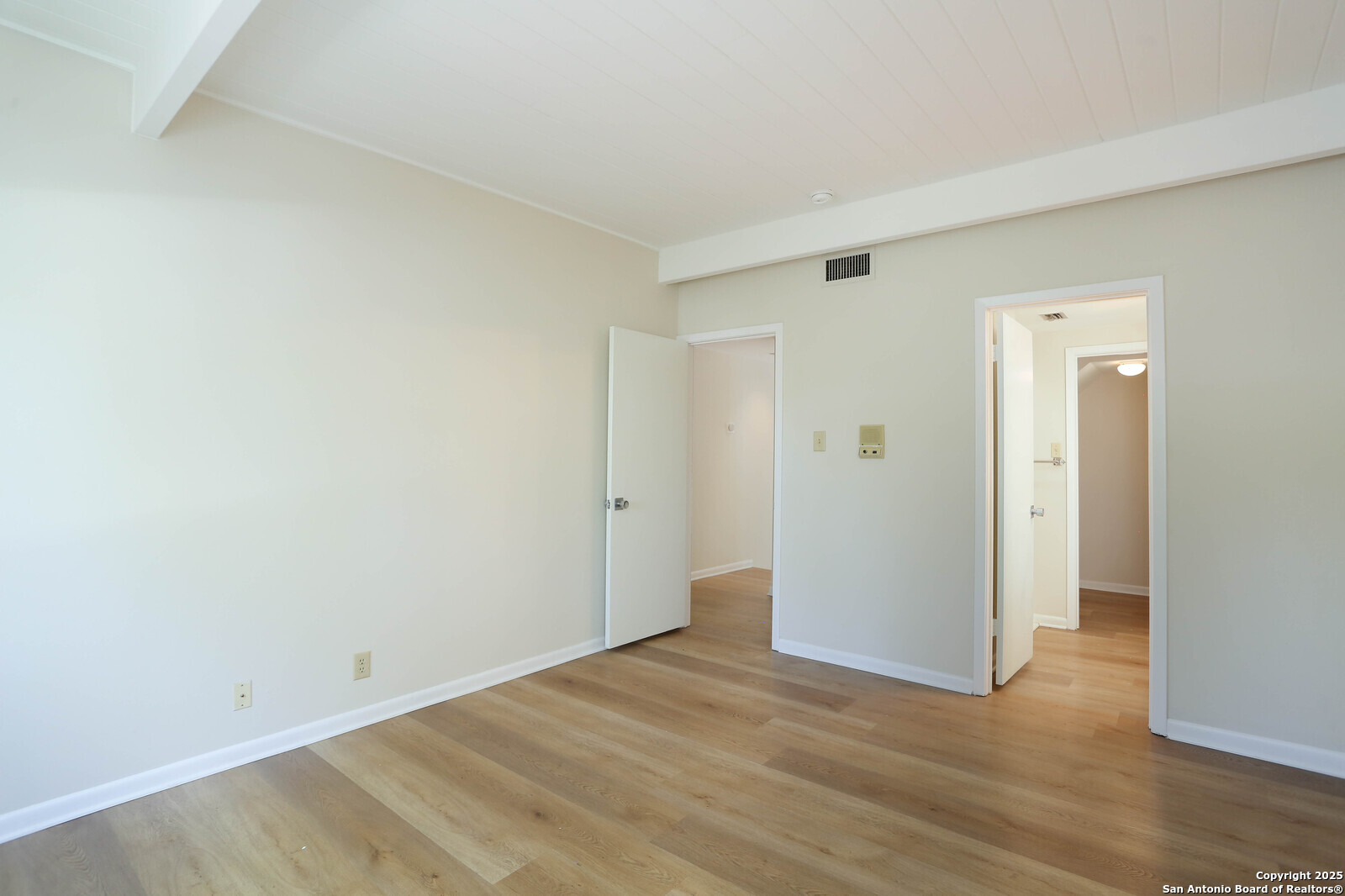 3102 Eisenhauer Road, Unit B16 San Antonio, TX 78209 - Photo 20 of 31 a view of an empty room