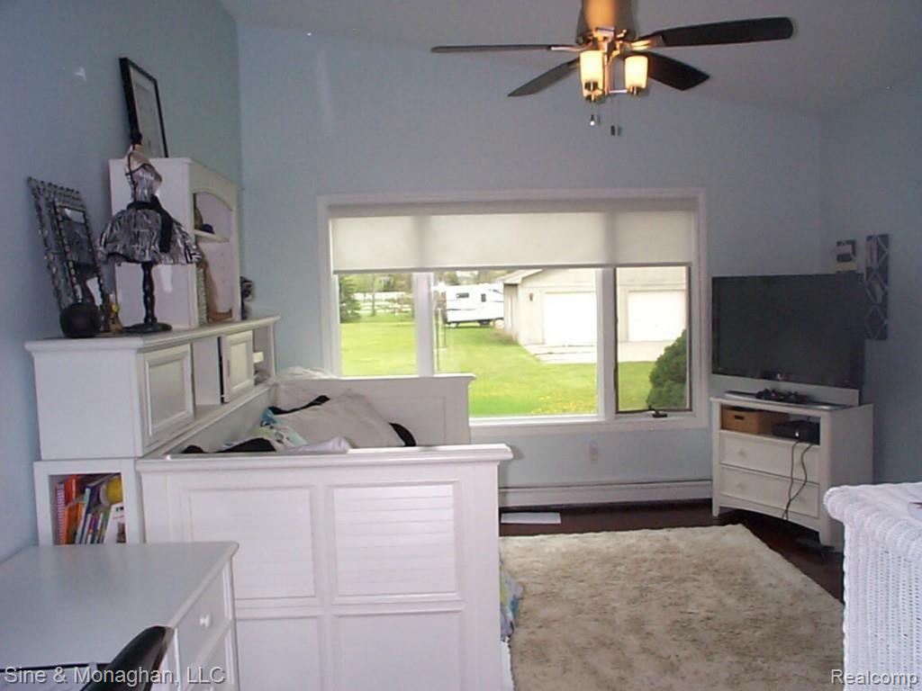 4300 Yankee Road St. Clair, MI 48079 - Photo 13 of 36 13 BEDROOM 4 4300 YANKEE RD.jpg