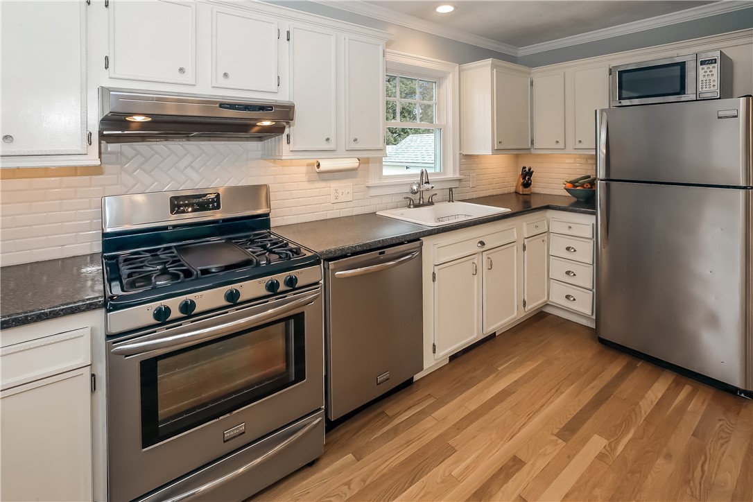 7 Lee Street Westerly, RI 02891 - Photo 4 of 22 Gallery Image 4