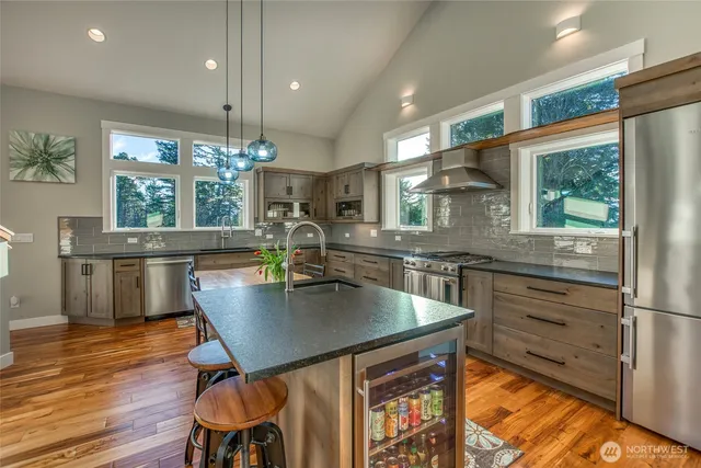 $1,200,000 | 744 Crescent Beach Drive, Orcas Island, WA 98245
